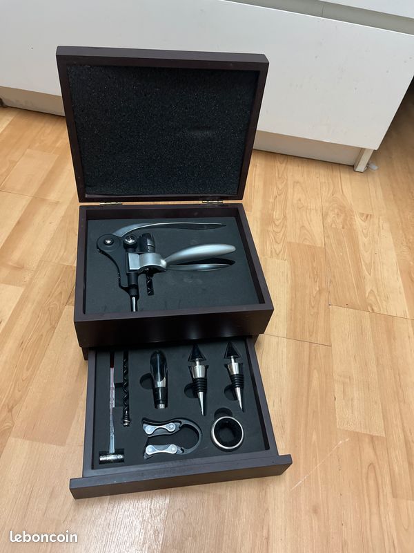 Coffret sommelier avec tire-bouchon à levier et accessoires vin (image 1)