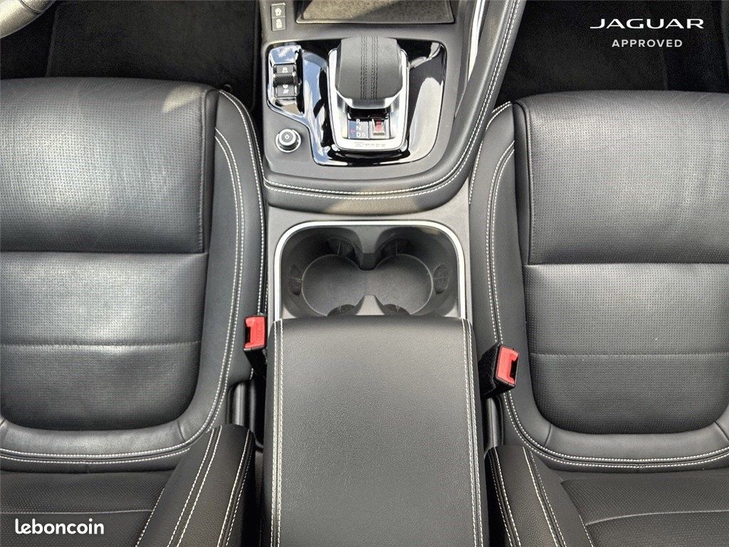 Jaguar E-PACE P300E CH PHEV AWD BVA R-Dynamic SE (image 23)