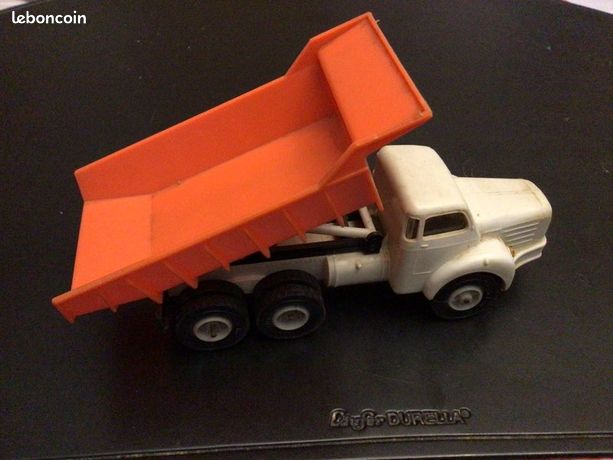 Le camion Berliet T100 n°1 miniature de Norev au 1/43e incomplet