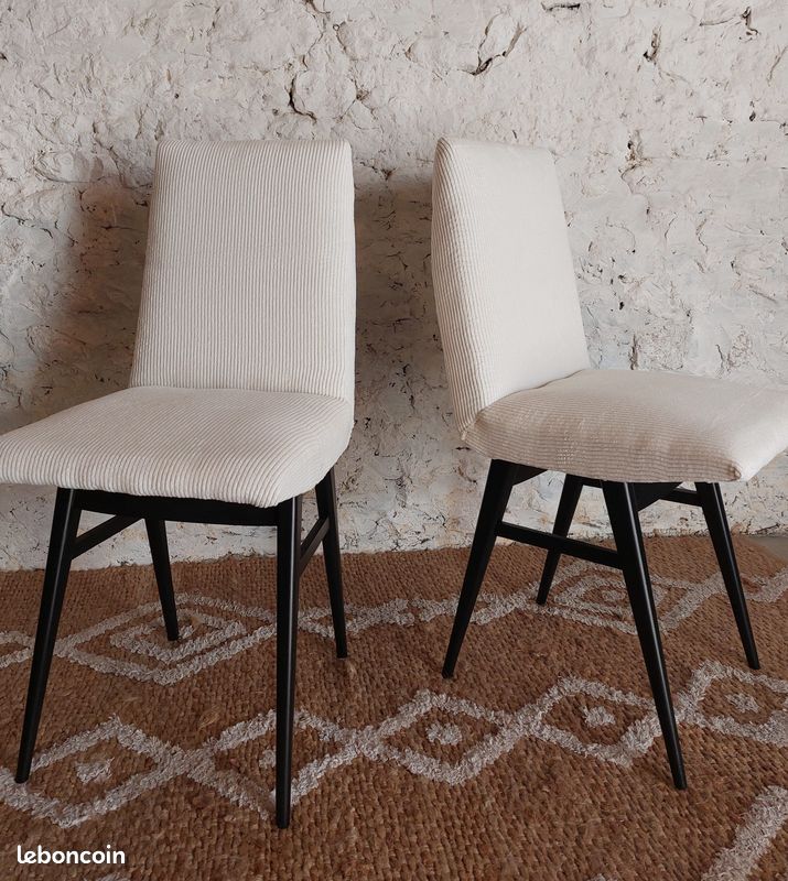 Ensemble table ronde et chaises (image 2)