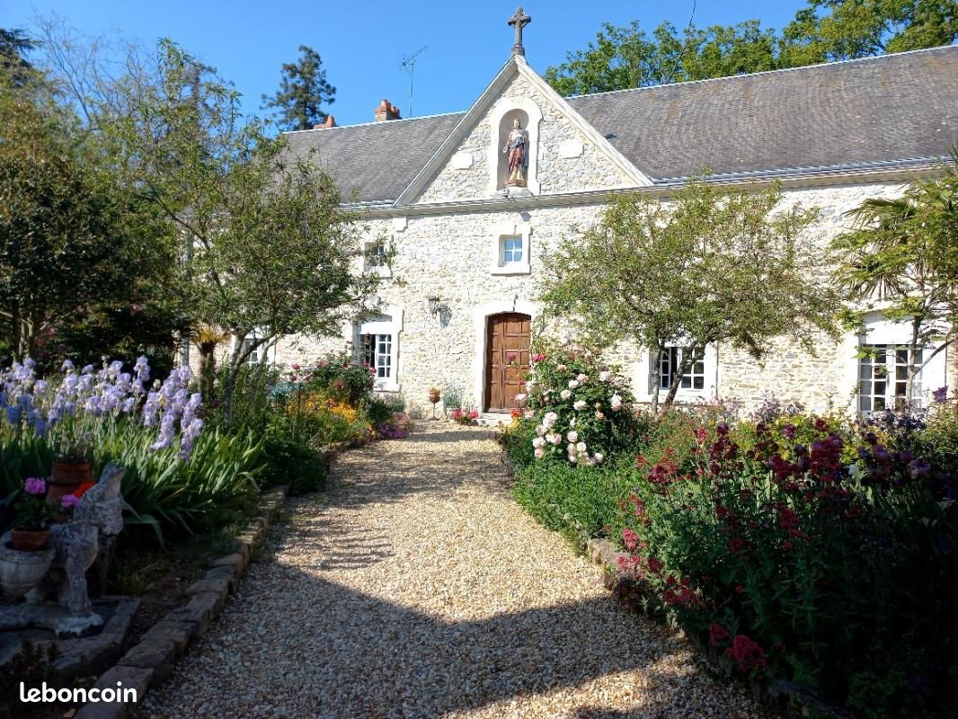 Maison 8 pièces 328 m² · à Fresnay-sur-Sarthe · 328 m² · 488 800 €