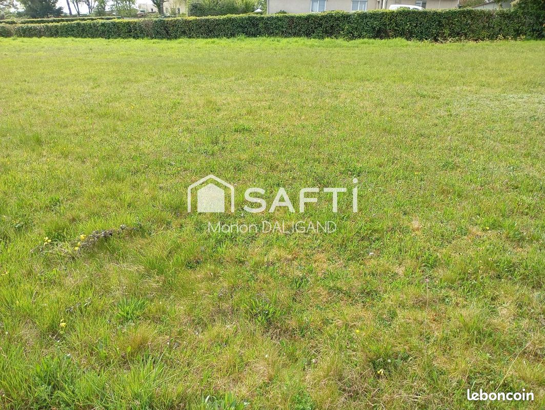 Terrain 1010 m² · à Curdin · 1 010 m² · 31 071 €