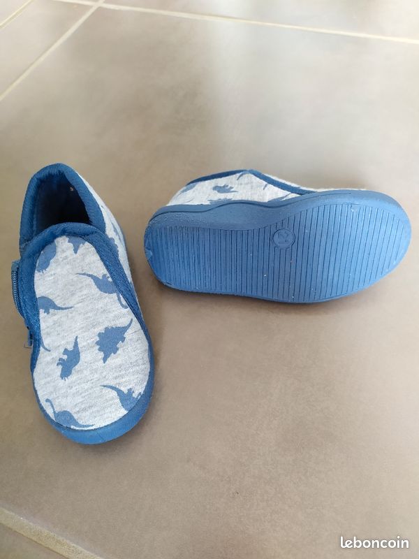 Chaussons bébé taille 21 neufs (image 2)