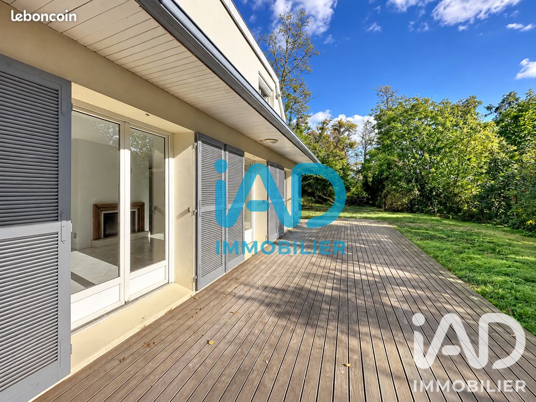 Maison 9 pièces 225 m² · à Châlons-sur-Vesle · 225 m² · 399 000 €