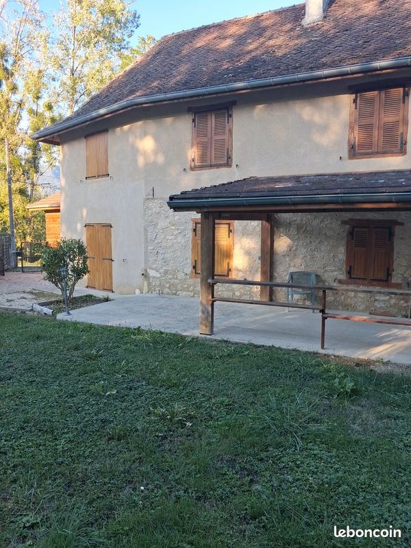 Maison 5 pièces 120 m² · à Groslée-Saint-Benoit · 120 m² · 220 000 €