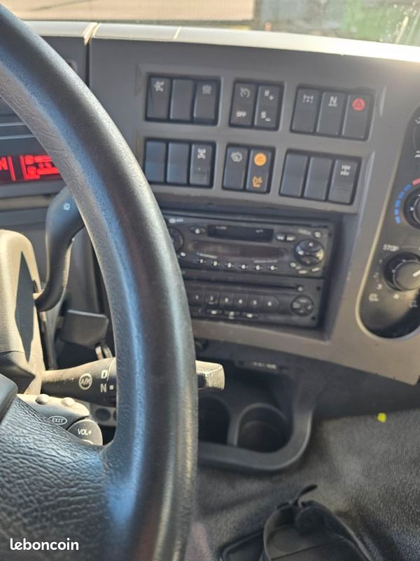 Renault Renault Lander 6x4 / 127600km / grue HIAB (image 10)