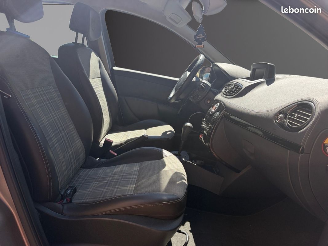 RENAULT CLIO III INITIALE 1.6 16V BA 110Ch Garantie 12 mois (image 7)