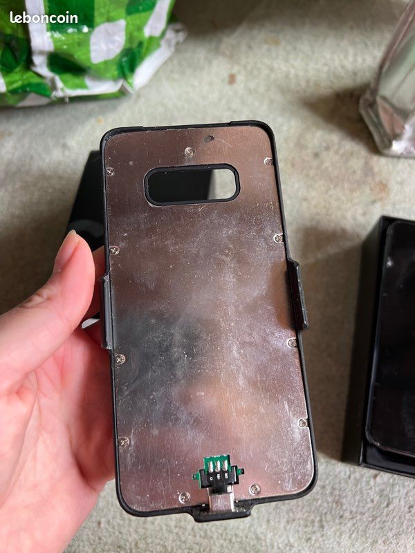 Samsung Galaxy S10e + batterie et accessoire (image 5)