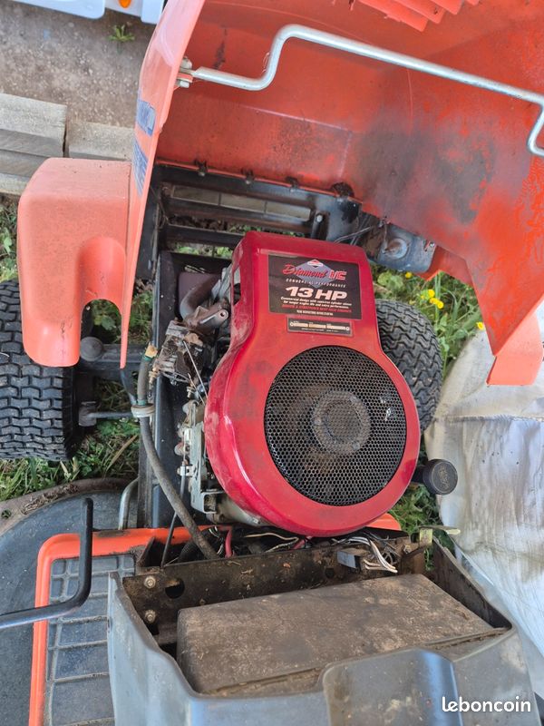Tracteur to d'essence Husqvarna LT130 (image 2)