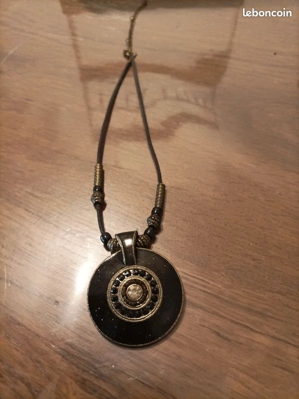 Collier noir avec perles LBMDJ 38 cm (image 3)