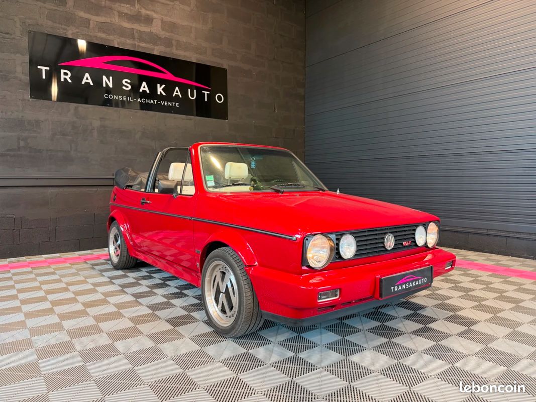 VOLKSWAGEN GOLF CABRIOLET 1.8 90ch - MOTEUR REFAIT 5000KMS - CAPOTE NEUVE - PEINTURE NEUVE - DOSSIER PHOTO RESTAURATION... (image 5)