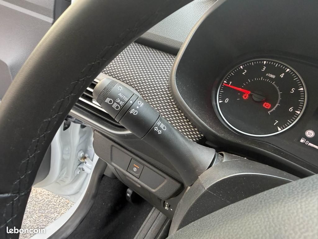 DACIA SANDERO 1.0 SCe - 65 - 24 III BERLINE Expression PHASE 2 (image 35)