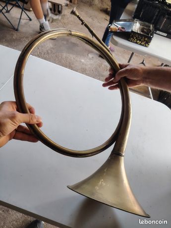 Trompe De Chasse En Corne De Bovin - Instrument Traditionnel D'occasion