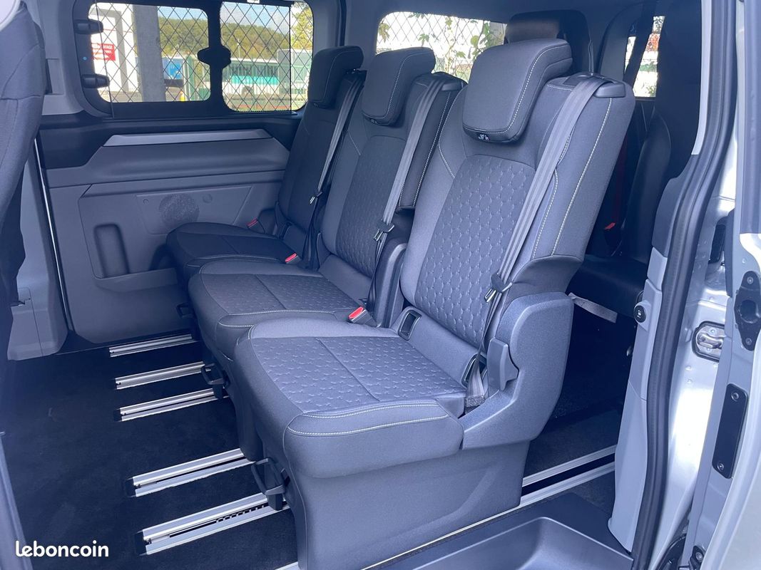 Ford Tourneo Custom INDEPENDANCE RS L1H1 2.0 EcoBlue 170ch Limited BVA8 HANDICAP TPMR 7 PLACES (image 15)