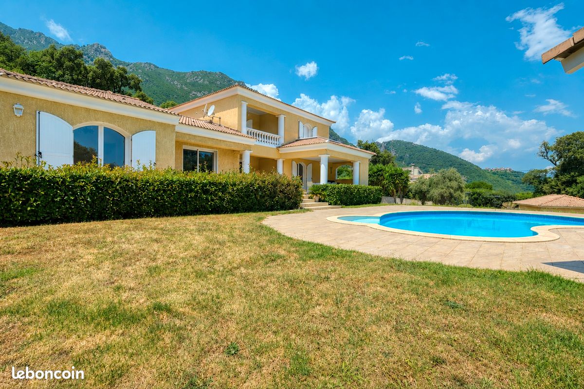 Maison 5 pièces 170 m² · à Santa-Maria-Poggio · 170 m² · 749 000 €