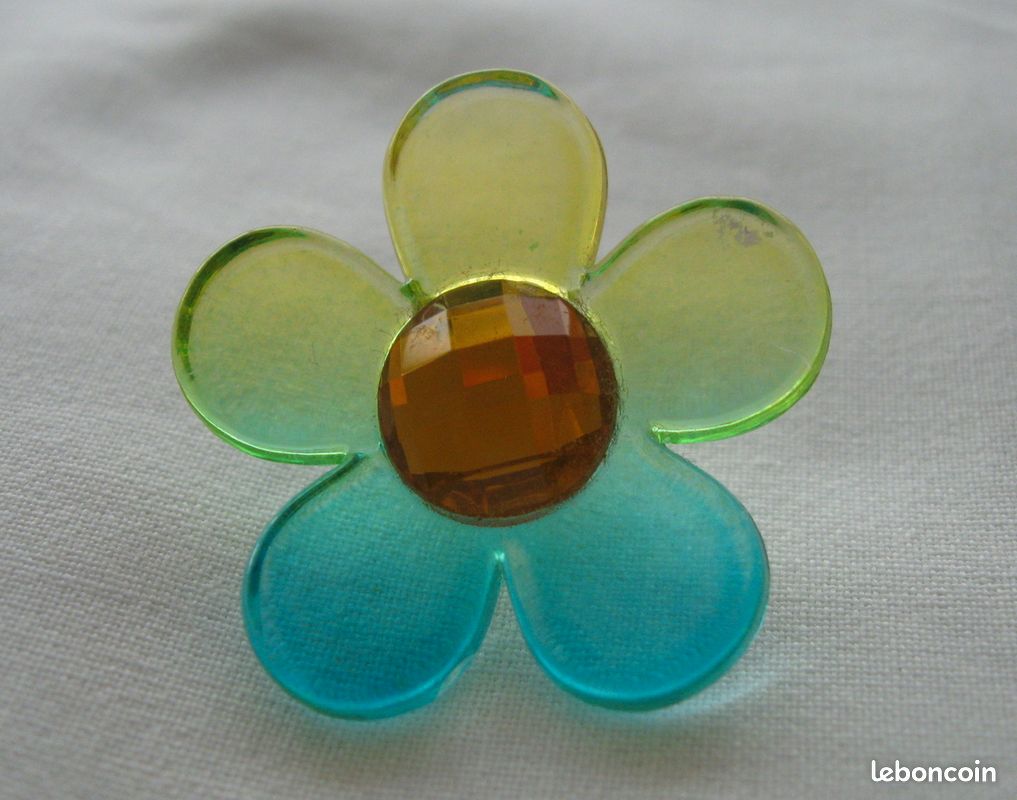 Boutons Anciens En Lucite Creux à Fleurs - Mercerie Vintage, Lot De 1 à 10 Pièces - Occasion