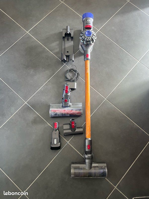 Aspirateur Dyson V8 (image 1)