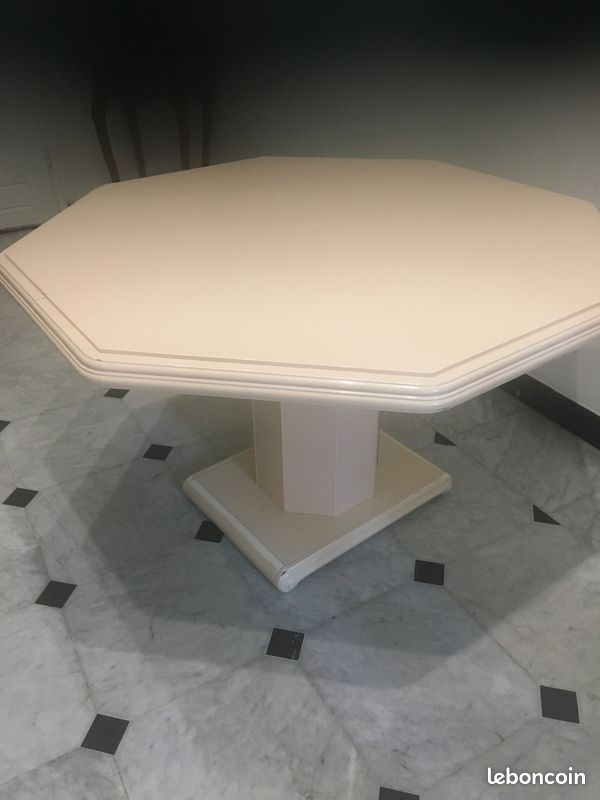 Table de salle à manger octogonale en vraie lacké (image 1)