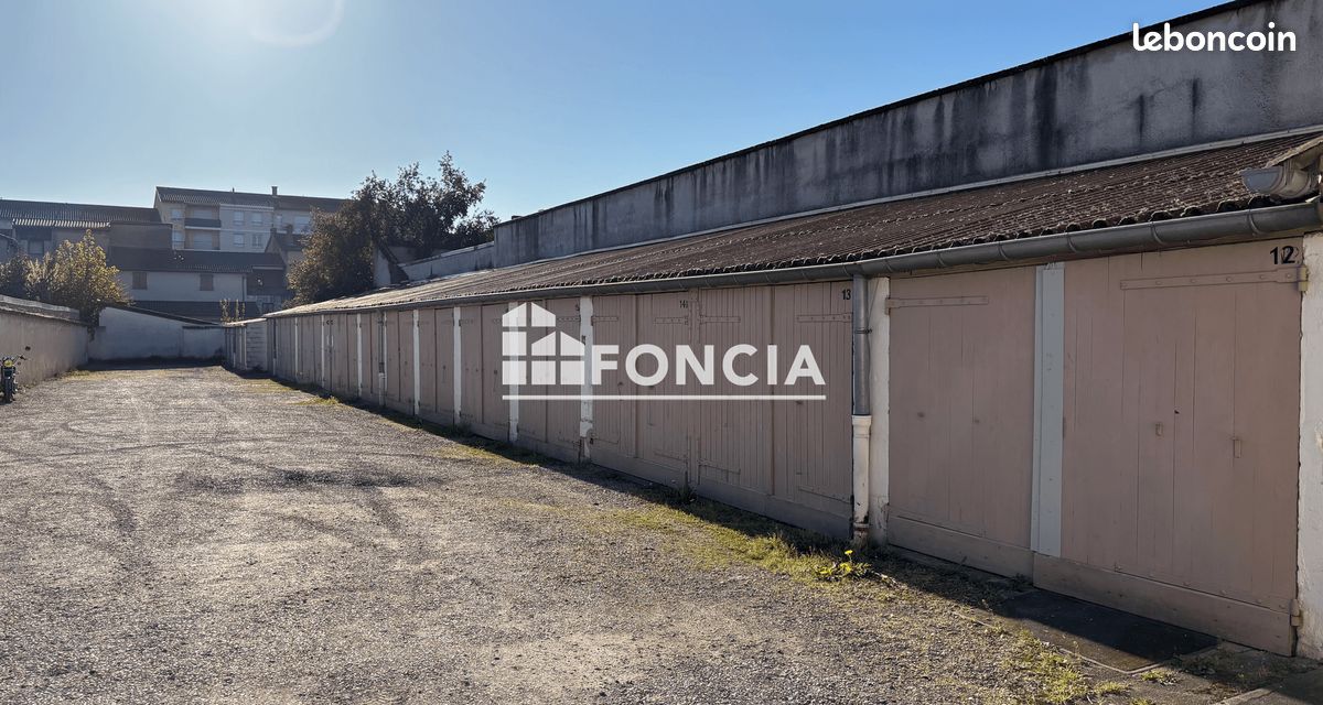 Garage · à Villefranche-sur-Saône · 70 €
