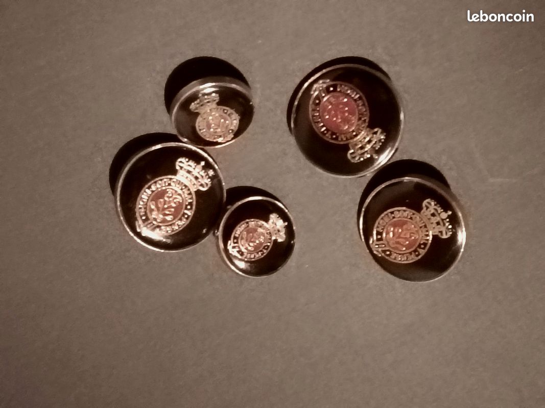 Lot De 14 Boutons Vintage En Métal Doré - Diamètre 2,5cm - Réf. 07 - France - Occasion