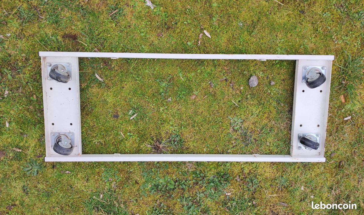 Socle Métallique robuste à Roulettes de la marque Caddie (image 5)
