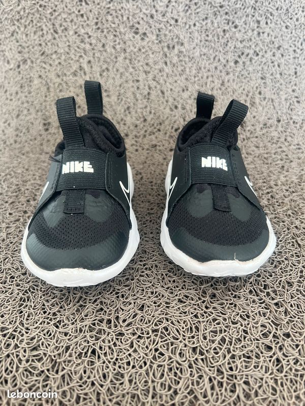 Baskets pour bébés Nike Flex Runner 2 noir pointure 17 (image 1)