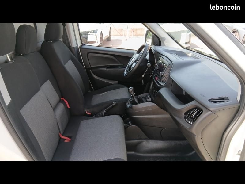 Fiat Doblo Cargo Maxi 1.6 Multijet 105ch 750kg Pro Lounge 12491HT (image 23)