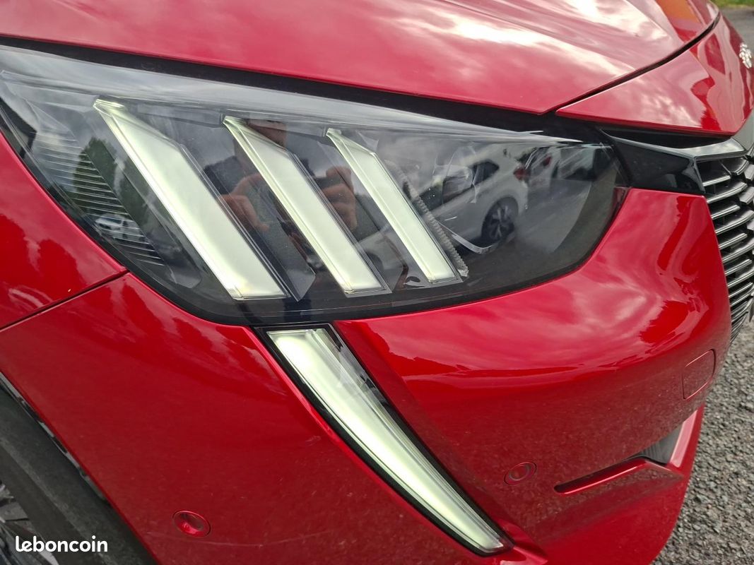 PEUGEOT 208 PureTech 130 S&S EAT8 GT (image 39)