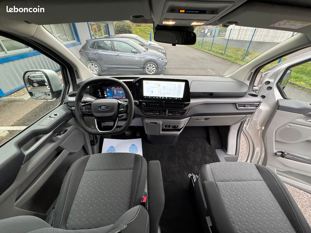 FORD Tourneo Custom TITANIUM 170 EcoBlue BVA8 4 + 1 TPMR EN STOCK (image 5)