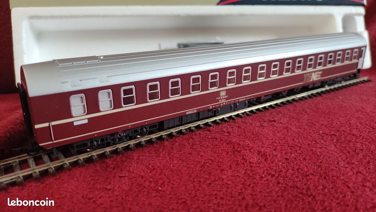 LS MODELS voiture voyageurs 1ière classe USI vert 14013 NEUF