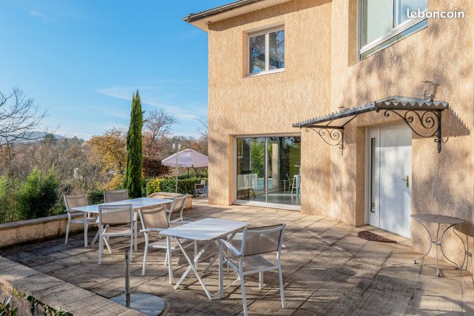 Propriété 6 pièces 227 m²