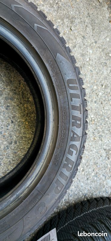 2 Pneus neufs Goodyear UltraGrip 8 205/55 R16 (image 2)