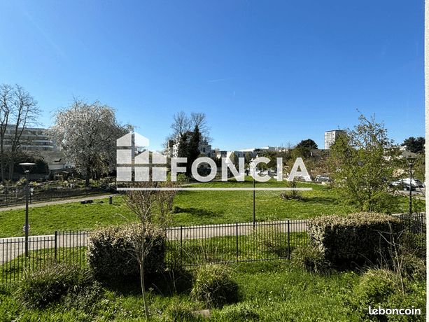 https://img.leboncoin.fr/api/v1/lbcpb1/images/e7/14/98/e714983c8449251bc01d3d21f430534126142e75.jpg?rule=ad-image