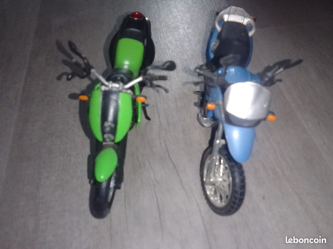 2 motos trails miniatures collections Maisto 1:18 (image 8)