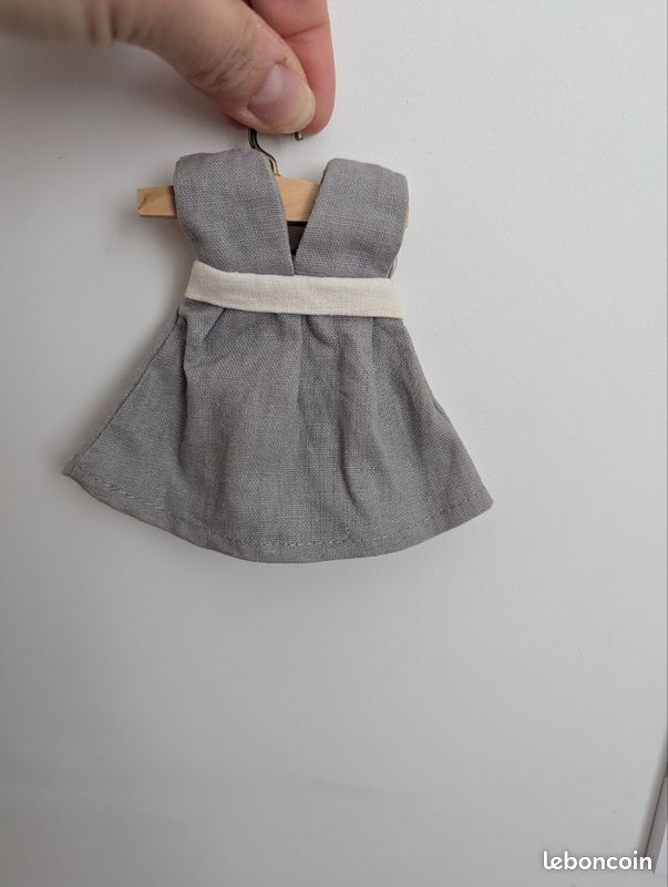 Décoration cintre et robe (image 1)
