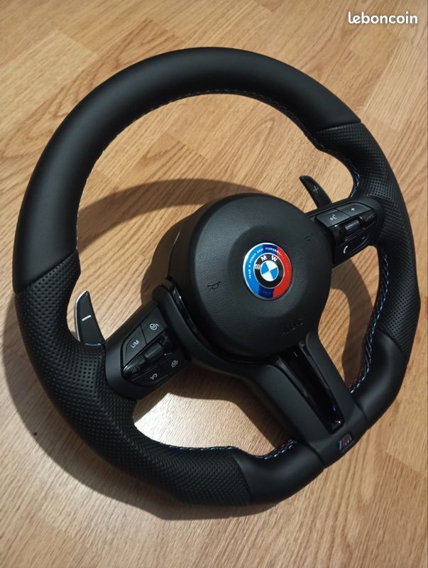 Volant neuf méplat performance pack M bmw F série 1 f20 f21 F30 série 2 f22 f23 F44 F45 f87 série 3 F30 f31 F35 f80 série 4 f32 f33 f36 f82 f83 m4 M1 M2 M3 X1 X2 x3 x4 X5 x6 serie 5 F10 MPerformance (image 1)