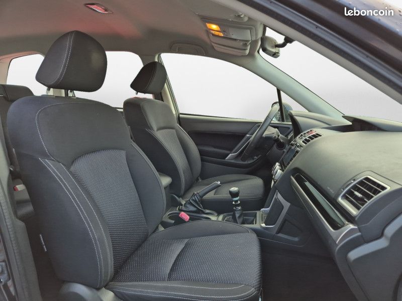 Subaru FORESTER 2.0D 147 PREMIUM (image 12)