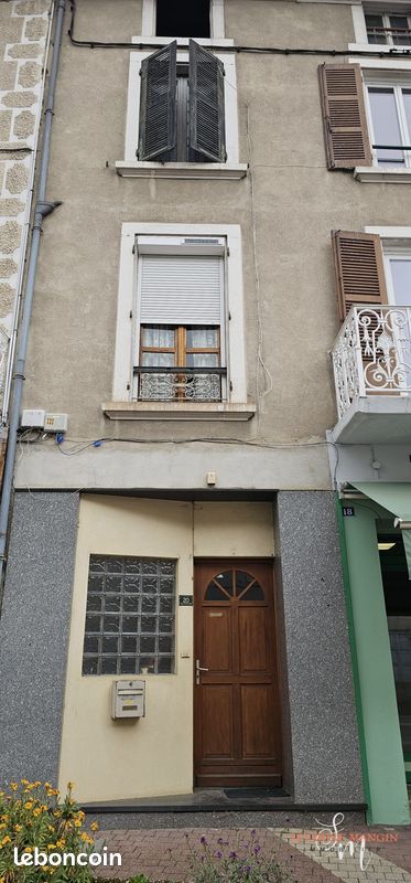 Maison 7 pièces 148 m² · à Vinay · 148 m² · 135 000 €