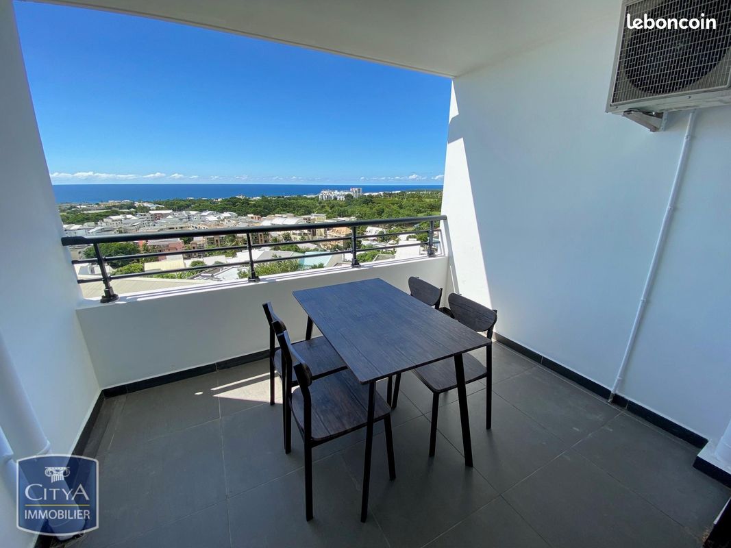 Appartement 3 pièces 53 m² · à Saint-Denis · 52,8 m² · 950 €/mois
