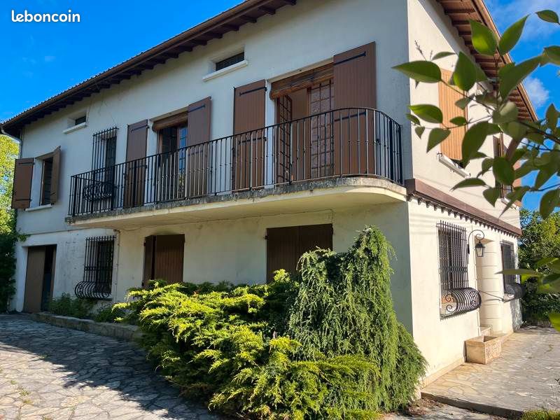 Maison 9 pièces 197 m² · à Bazas · 197 m² · 234 000 €