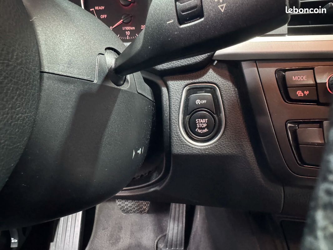 BMW Serie 3 318d Business BVA / Hayon Électrique / Radar de Stationnement (image 30)