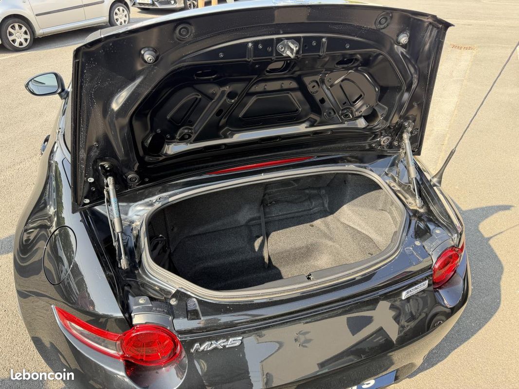 MAZDA MX-5 1.5 Skyactiv-G 131ch ROADSTER TOIT SOUPLE Dynamique - CarPlay - Sièges chauffants (image 17)