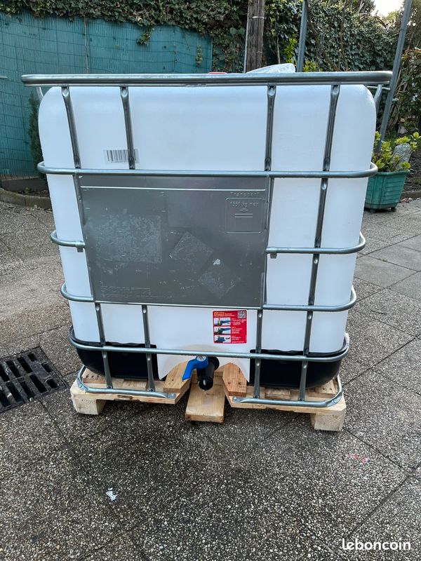 Cuve / Récupérateur d'eau IBC 1000L sur palette (image 1)