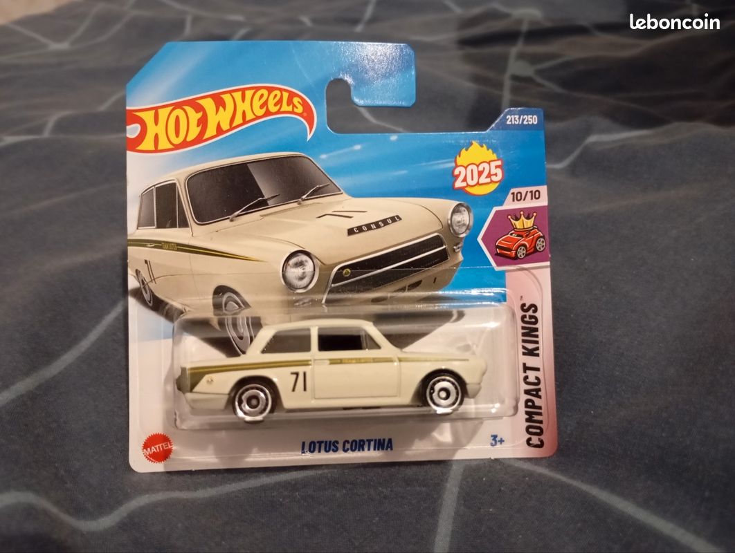 Hot wheels lotus cortina (image 1)