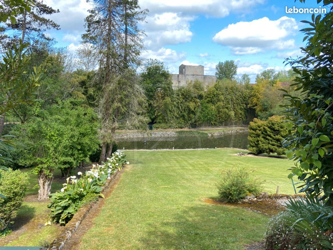 Propriété 14 pièces 375 m² (image 14)