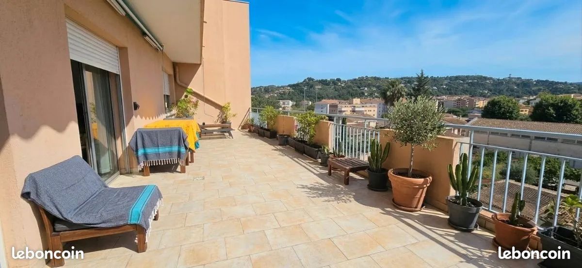 Appartement 1 pièce 23 m² · à Vallauris · 23 m² · 800 €/mois