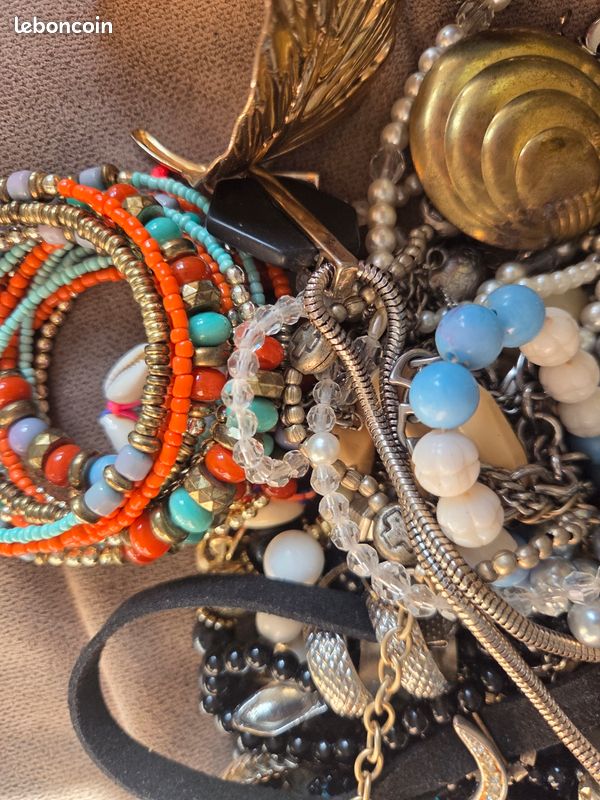 Gros lot bijoux fantaisie vintage et modernes – Non triés (image 7)
