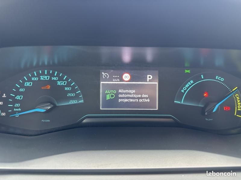 Peugeot 208 1.2 Hybrid 110ch Style e-DCS6 (image 32)