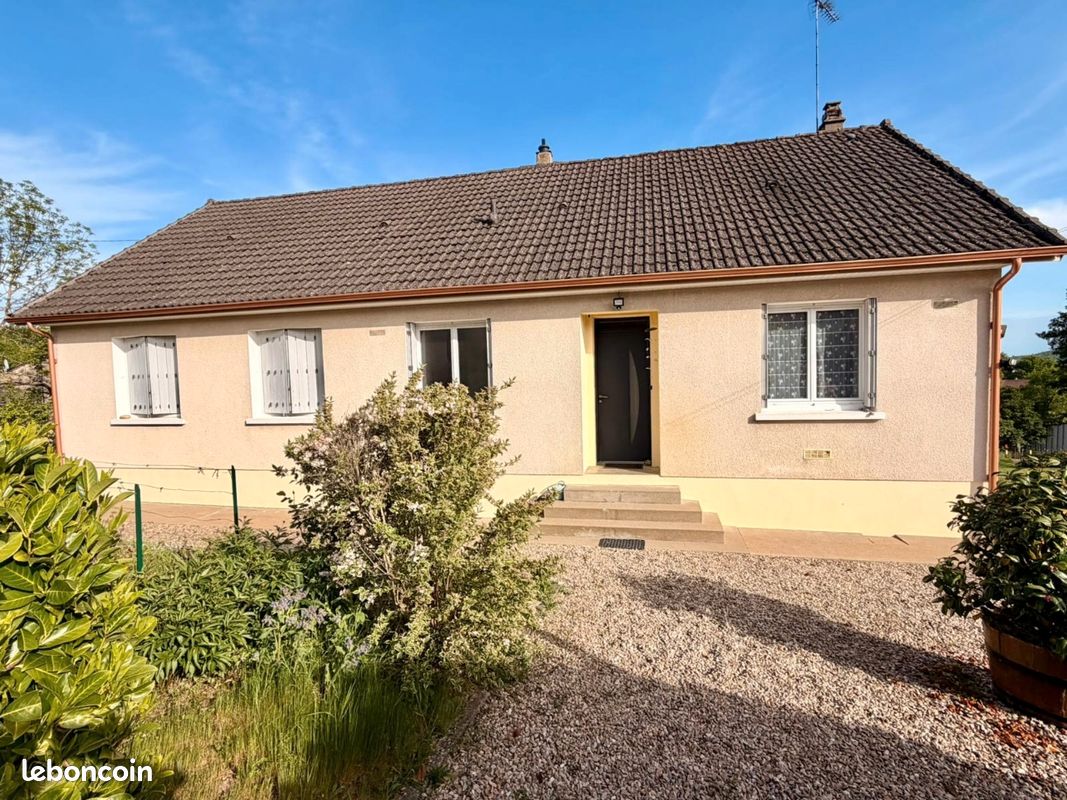 Maison 6 pièces 109 m² · à Saint-Amand-Montrond · 109 m² · 145 000 €