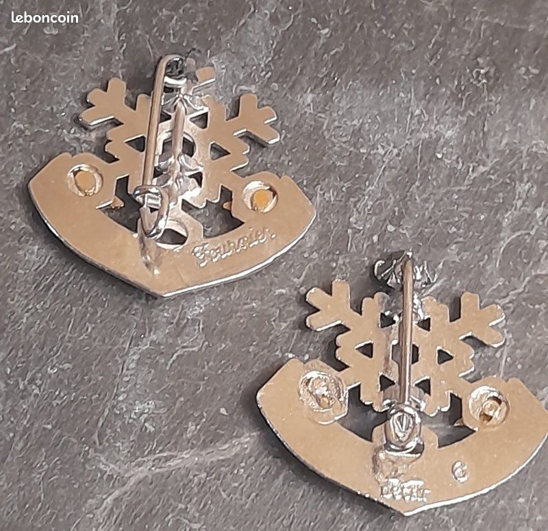 LOT 2 INSIGNE BROCHE BADGE de SKI  LE CABRI  ESF ECOLE du